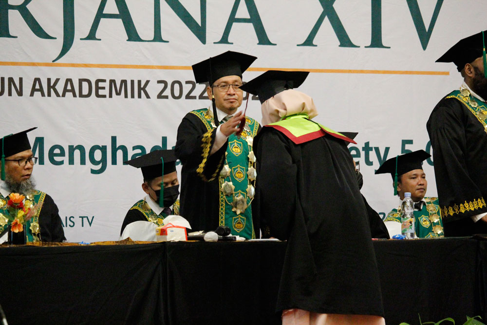 STAI Asy-Syukriyyah Wisuda 192 Alumni